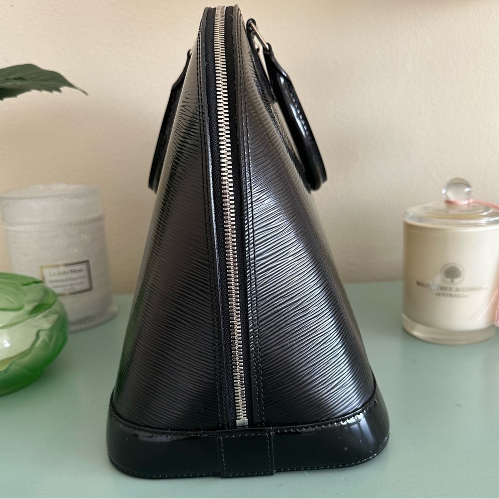 Vintage Louis Vuitton Alma GM electric epi EUC black epi Leather - Picture 7 of 17
